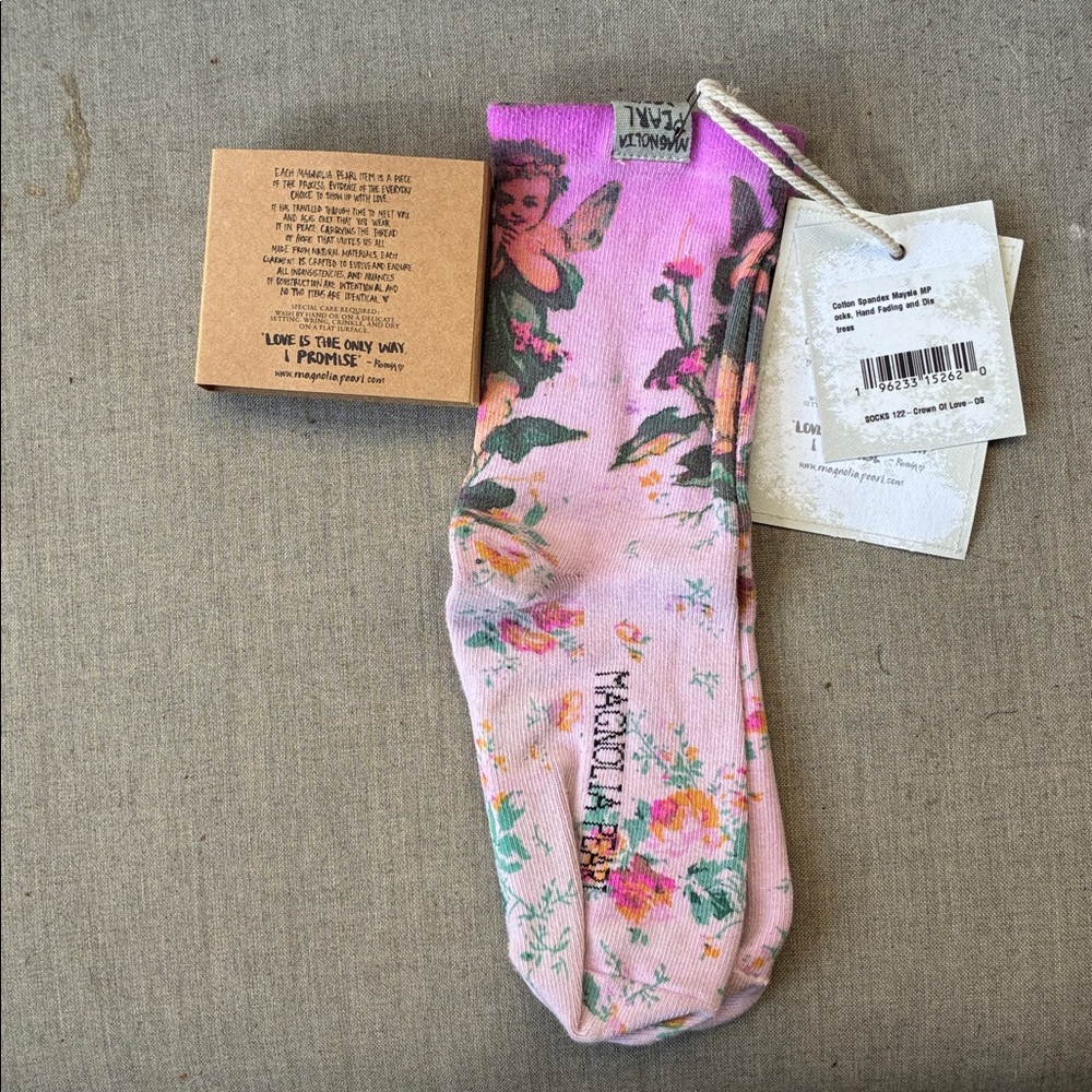 NWT Magnolia Pearl Maysie Socks in Crown of Love - Picture 9 of 9